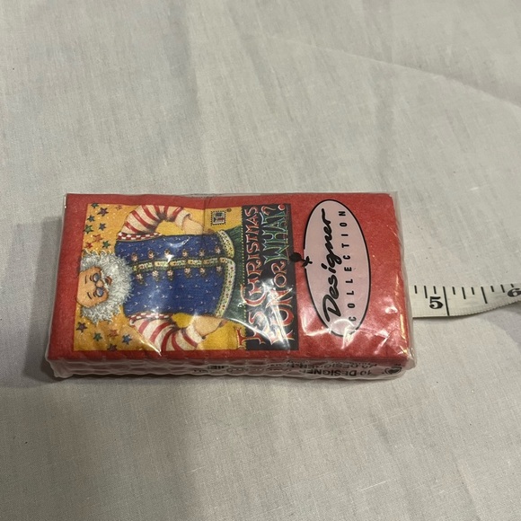 New VINTAGE Designer Collection 10 Christmas Handkerchiefs Santa Designed - Picture 2 of 6